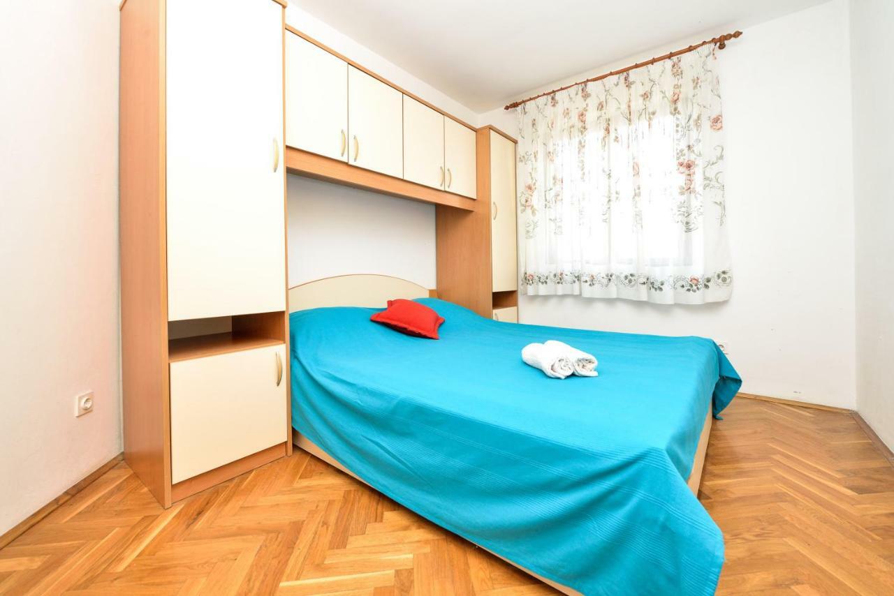 Apartments Ana เพทรอซาเน ภายนอก รูปภาพ